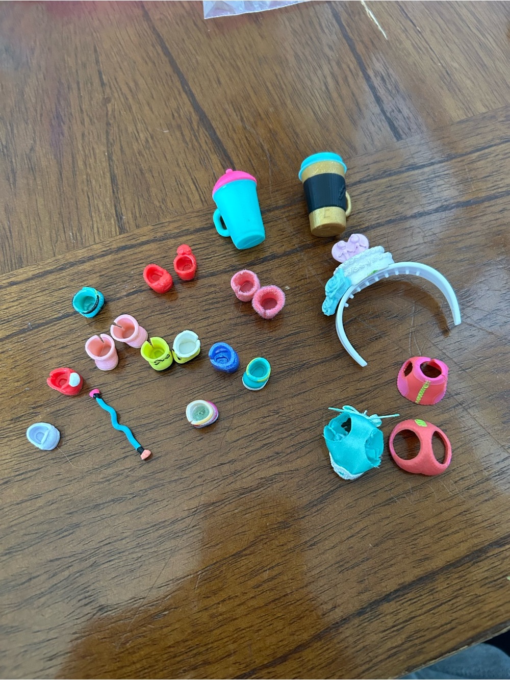 FREE! L.O.L. Surprise! Pink & Teal Doll Accessory Set